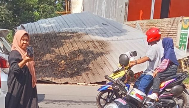 Dituding Aniaya Lansia Hingga Tewas, Kios Milik Seorang Pedagang Ayam Dirusak OTK