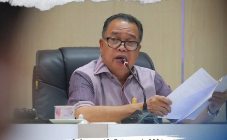 DPRD Makassar Soroti Ketidakhadiran Pejabat SKPD dalam Rapat, Dorong Evaluasi Kinerja oleh Wali Kota 8 DPRD Makassar Soroti Ketidakhadiran Pejabat SKPD dalam Rapat, Dorong Evaluasi Kinerja oleh Wali Kota