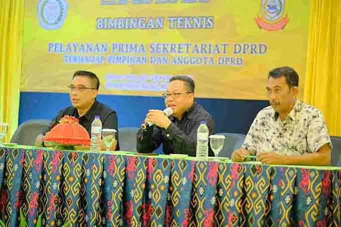 Sekretariat DPRD Makassar Gelar Bimtek Peningkatan Pelayanan Prima