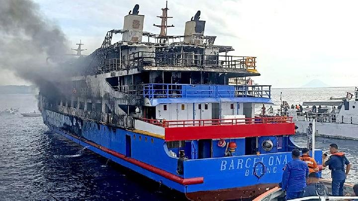 Terungkap, Ini Pemilik KM Barcelona VA yang Terbakar di Laut Minahasa Utara