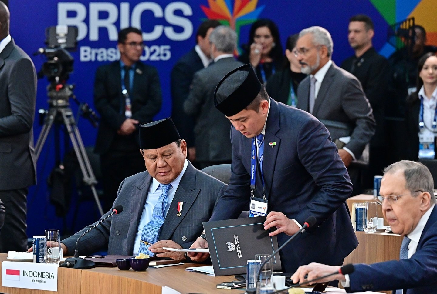 Prabowo Hadiri KTT BRICS di Brasil, Tampilkan Peran Baru Indonesia di Kancah Global 5 Prabowo Hadiri KTT BRICS di Brasil, Tampilkan Peran Baru Indonesia di Kancah Global