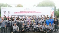 Kecamatan Tallo gelar apel siaga Trantibum di Al Markaz perkuat sinergi TNI Polri 10 Peserta apel siaga Trantibum lima kecamatan berfoto usai kegiatan di Al-Markaz Makassar.
