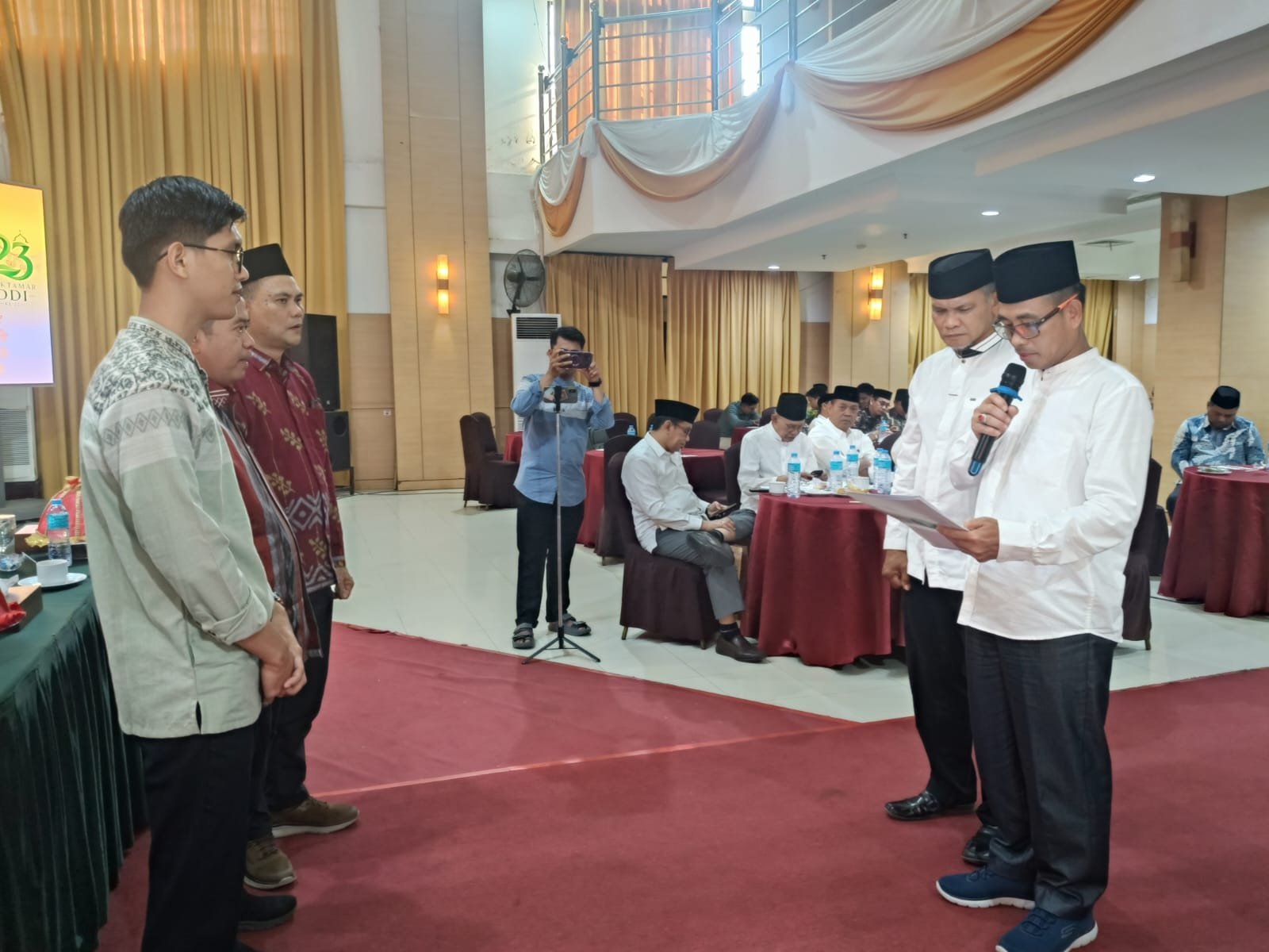 Hasan Pinang Langsung Kukuhkan Pengurus IKA DDI Komisariat UIN Alauddin Makassar