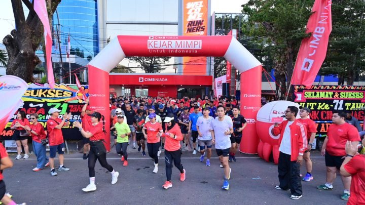 Karyawan CIMB Niaga Makassar Menggelar Fun-Walk dan Bersih-bersih Masjid-Gereja untuk HUT Ke-71 1 Karyawan CIMB Niaga Makassar Menggelar Fun-Walk dan Bersih-bersih Masjid-Gereja untuk HUT Ke-71