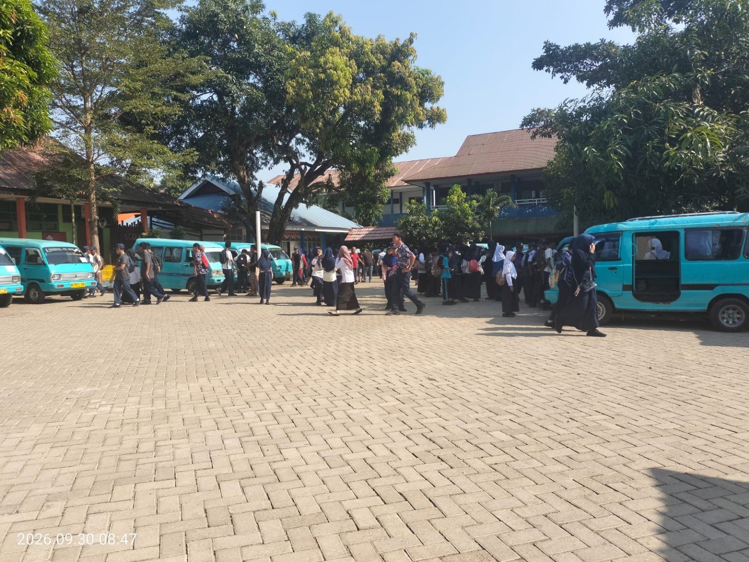 SMPN 31 Makassar Ajak Siswa Nobar Edukasi di Panakkukang Mall 1 SMPN 31 Makassar Ajak Siswa Nobar Edukasi di Panakkukang Mall