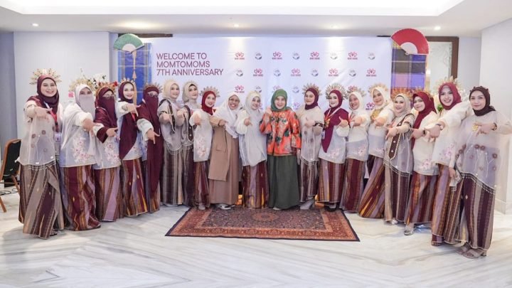 Aliyah Mustika Ilham Resmikan Identitas Baru MOMTOMOMS di Makassar 1 Aliyah Mustika Ilham Resmikan Identitas Baru MOMTOMOMS di Makassar