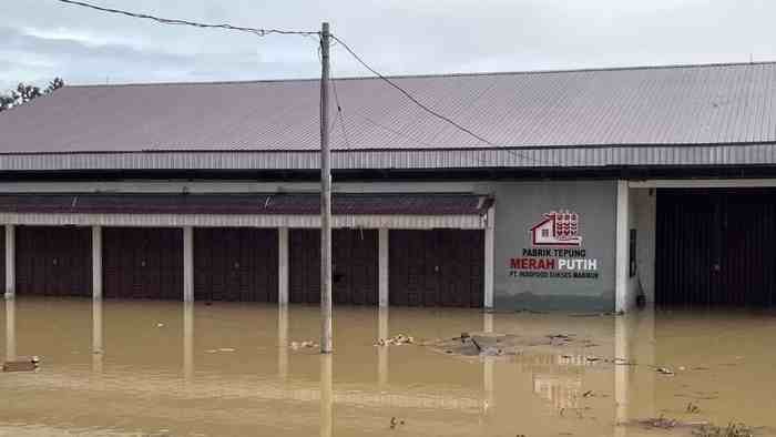 Gedung Baru Kopdes Merah Putih Rantauprapat Terendam Banjir, Warganet Soroti Lokasi