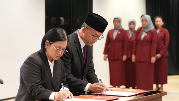 OJK Lantik Dua Pejabat Baru, Perkuat Organisasi dan Pengawasan Sektor Jasa Keuangan 1 OJK Lantik Dua Pejabat Baru, Perkuat Organisasi dan Pengawasan Sektor Jasa Keuangan