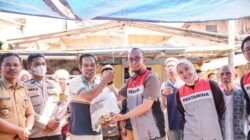 Pertamina Patra Niaga Regional Sulawesi Salurkan 2.000 Paket Sembako untuk Warga Prasejahtera