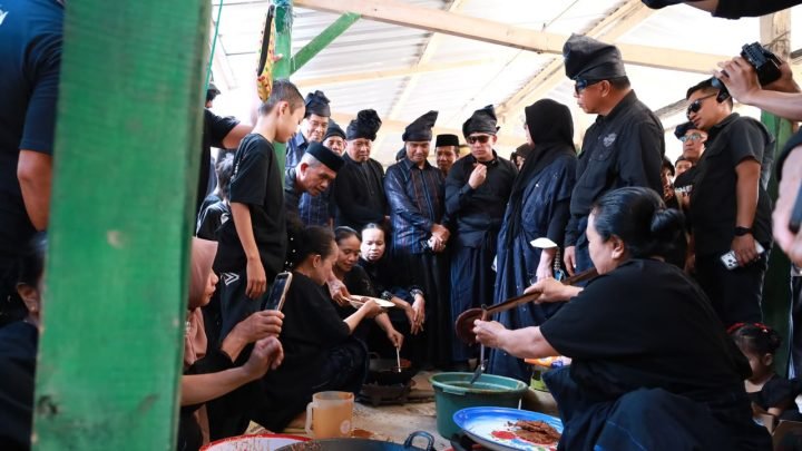 Ritual Andingingi Melauhi Pembukaan Festival Pinisi Keempat 2026 di Bulukumba