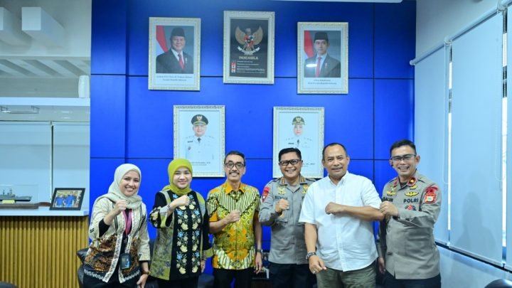 Sinergi PDAM Makassar dan Brimob Polda Sulsel untuk Perkuat Bantuan Air Bersih 1 Sinergi PDAM Makassar dan Brimob Polda Sulsel untuk Perkuat Bantuan Air Bersih