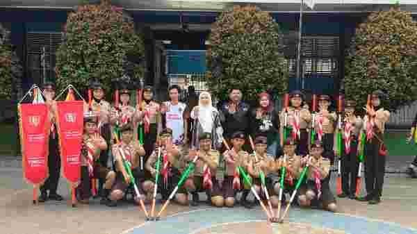 SMPN 4 Makassar Lepas Tim Pramuka Bimox ke Lomba Tingkat II, Kepala Sekolah Titip Pesan Sportivitas 1 SMPN 4 Makassar Lepas Tim Pramuka Bimox ke Lomba Tingkat II, Kepala Sekolah Titip Pesan Sportivitas